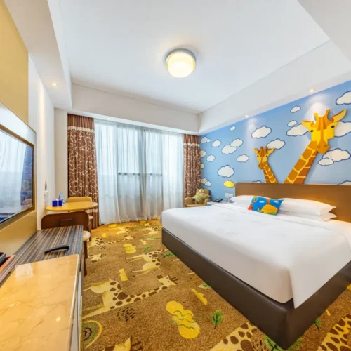 Giraffe Room-King Bed