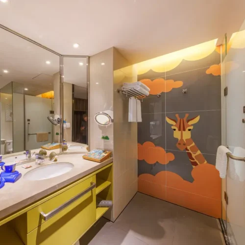 Giraffe Room-Two Beds