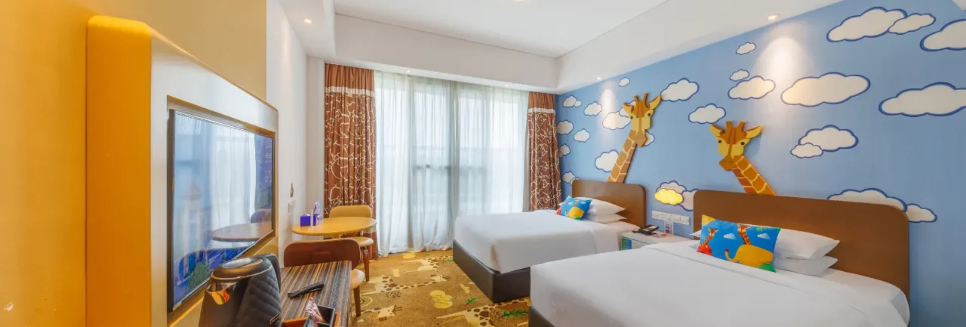 Giraffe Room-Two Beds