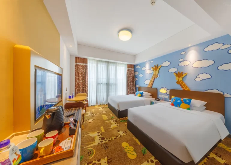 Giraffe Room-Two Beds